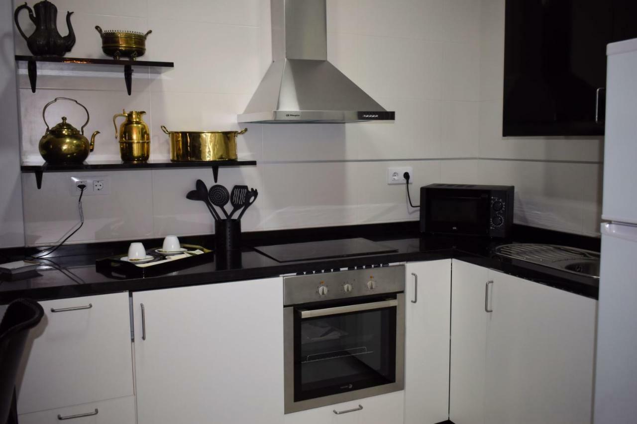 Apartamento Luxury Apartment Кадис Екстериор снимка