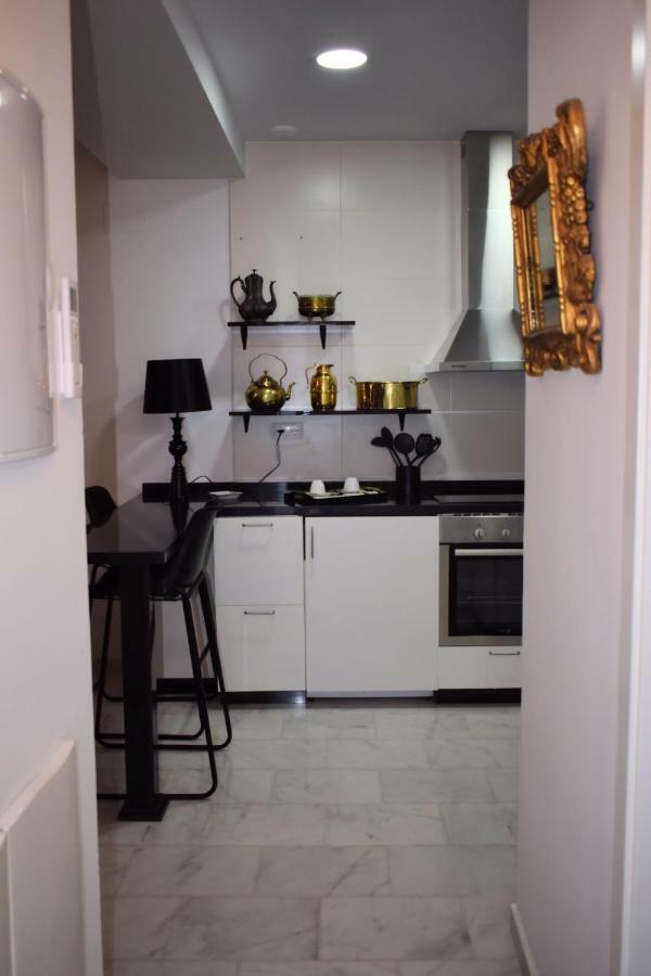 Apartamento Luxury Apartment Кадис Екстериор снимка