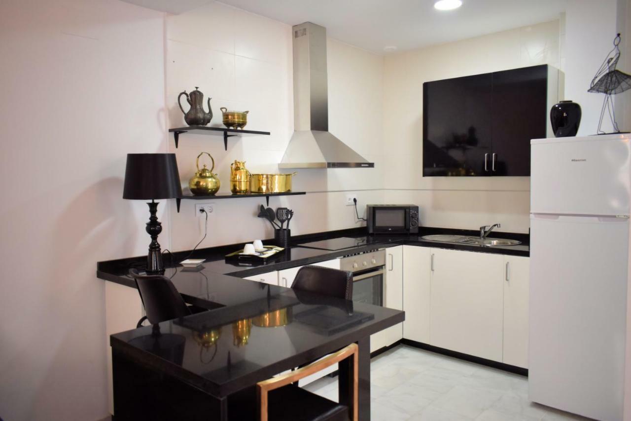 Apartamento Luxury Apartment Кадис Екстериор снимка