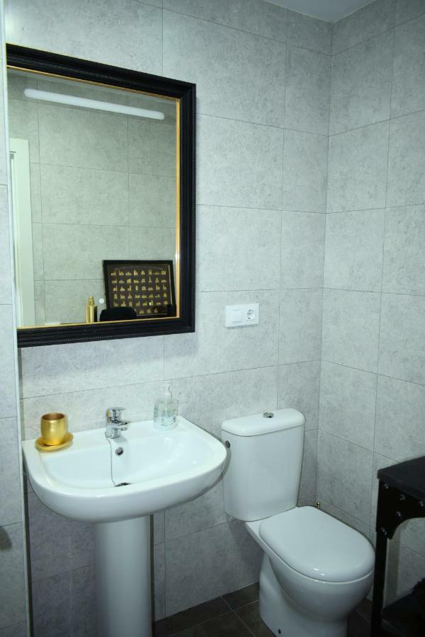 Apartamento Luxury Apartment Кадис Екстериор снимка